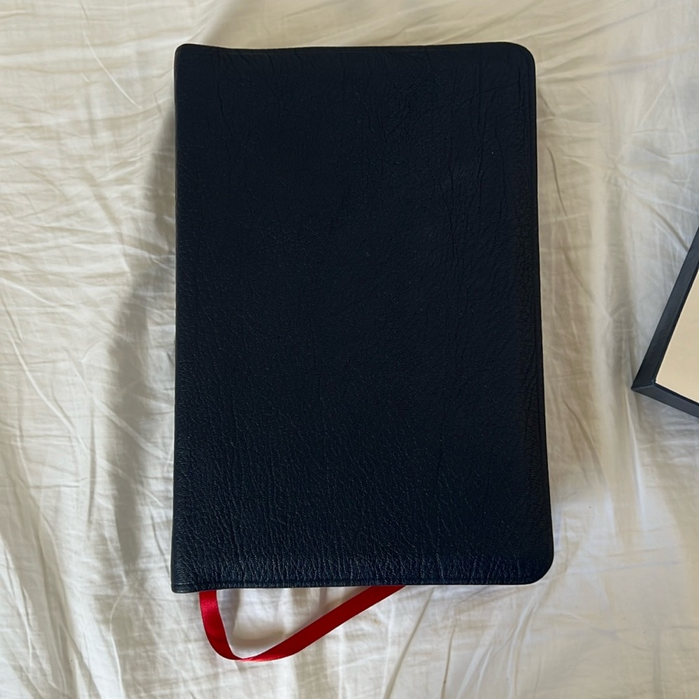Allan ESV new classic readers in Navy blue highland goatskin.